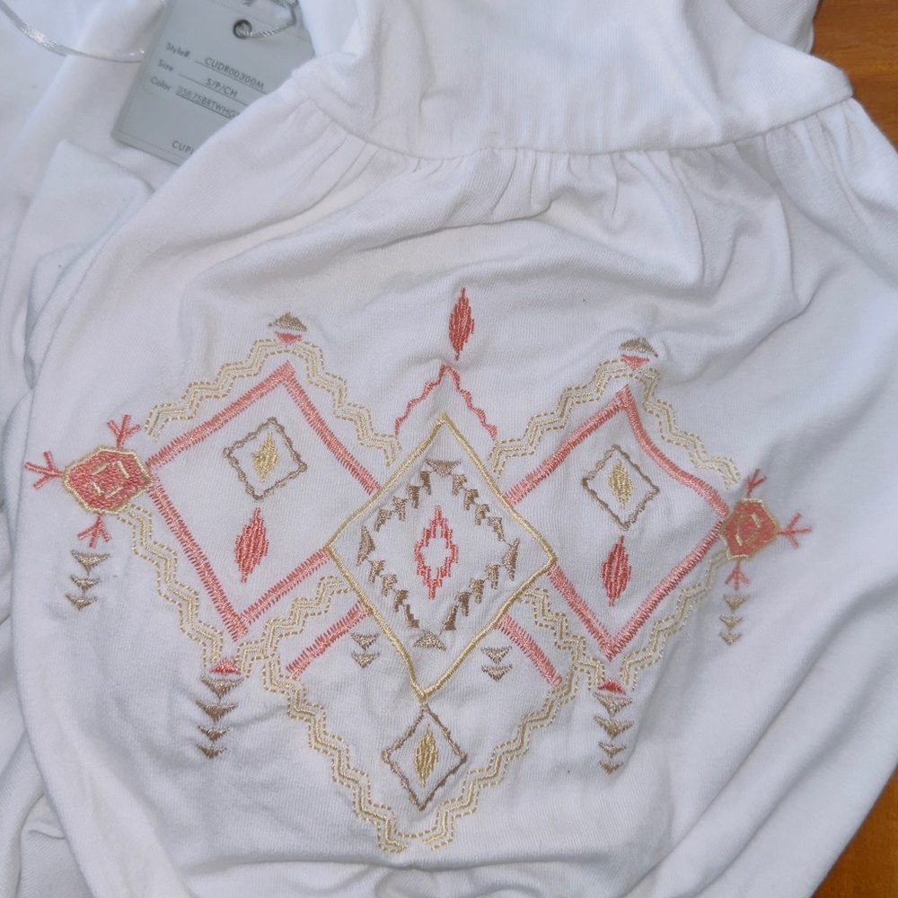 Cupio NWT white embroidered 3/4 length sleeve split neck stretchy dress sz S - Picture 11 of 11